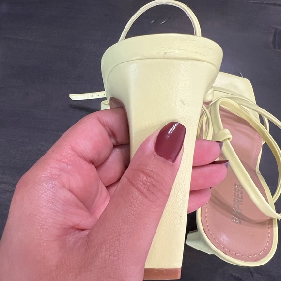 EXPRESS Yellow Strappy Heels size 6.5 - Picture 9 of 9